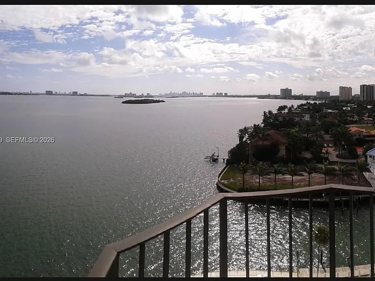 11930 N Bayshore Dr #1006 — Photo 21