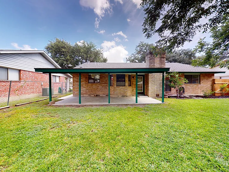 318 Renee Dr — Photo 35