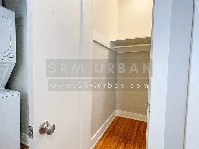 438 W Date St #5 — Photo 13