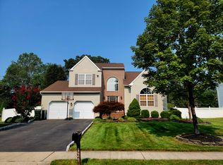 329 Meadowood Rd, Jackson, NJ 08527