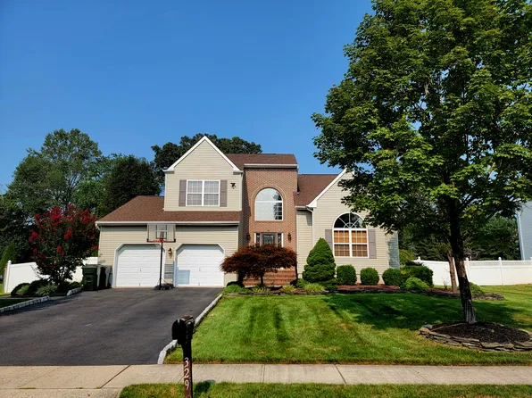 329 Meadowood Rd, Jackson, NJ 08527