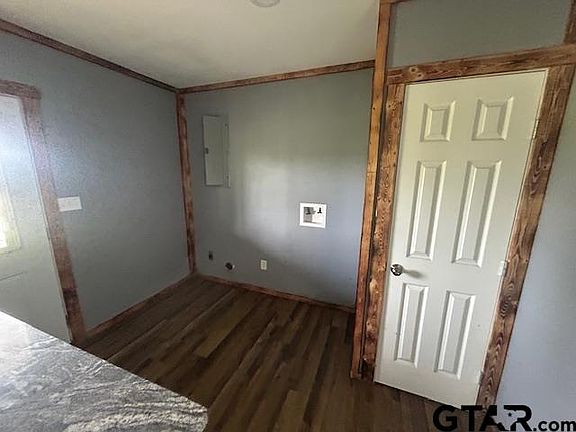 4th image of 2424 Fm 315 S