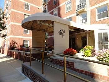 2nd image of 1101 Saint Paul St Unit 709
