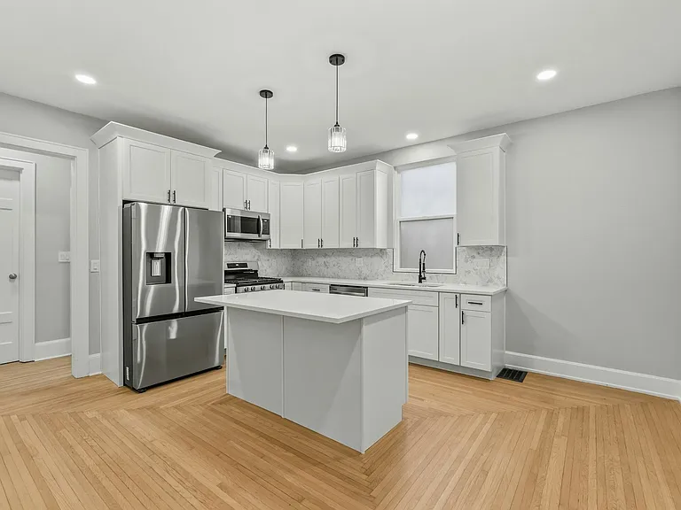 2978 Wardall Ave — Photo 8