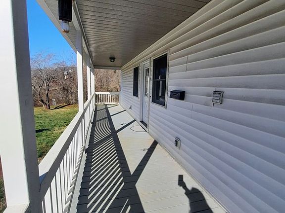 2nd image of 105 E Sylva Cir #G-4