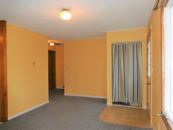 3rd image of 128 W 6th St