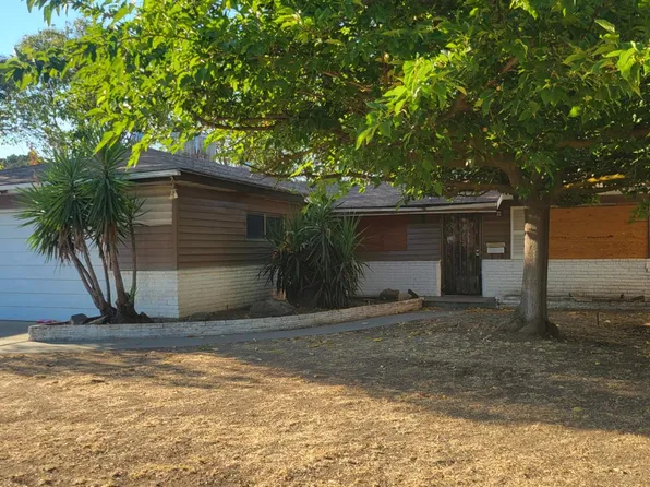 4942 E Oslin Ave, Fresno, CA 93727