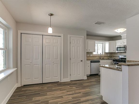 4th image of 11046 Sagehill Dr