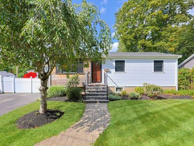 8 Woodland Pkwy, Randolph, MA, 02368
