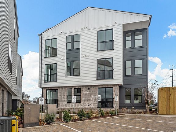 5th image of 505 Community Ct #103