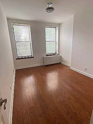 4th image of 231 E 111th St APT 6A