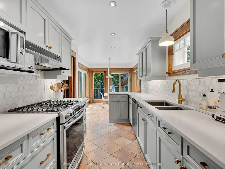 50 Willard St — Photo 18