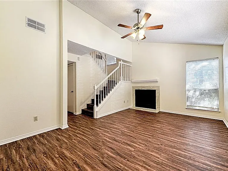 1473 Meadowood Village Dr — Photo 10