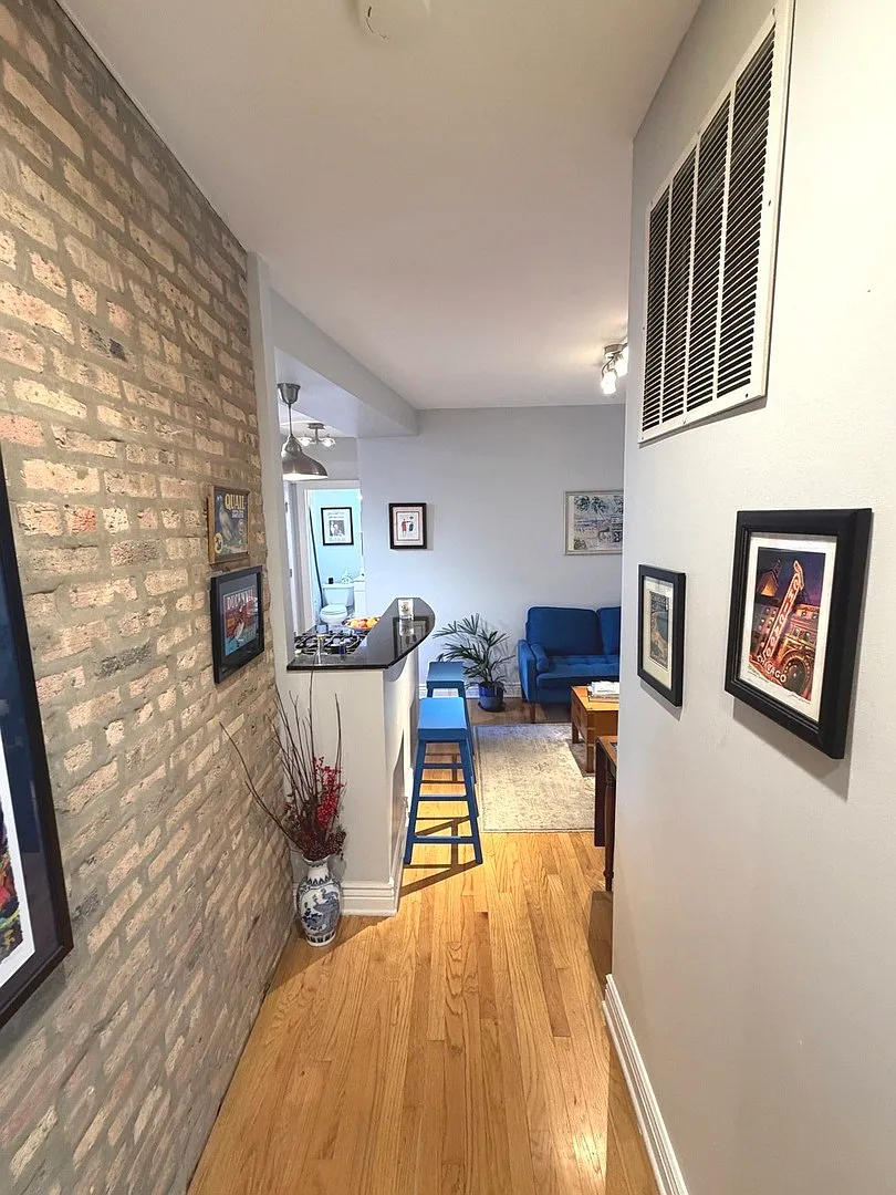 1 bed, 650 sqft, $2,350 — Photo 3