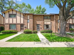 18W220 Lowell Ln, Villa Park, IL