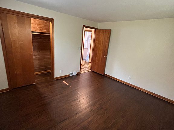 5th image of 369 Willumae Dr