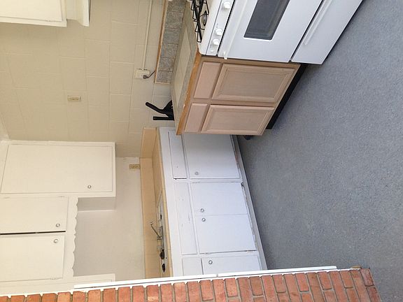 4th image of 1508 Amherst Dr SE