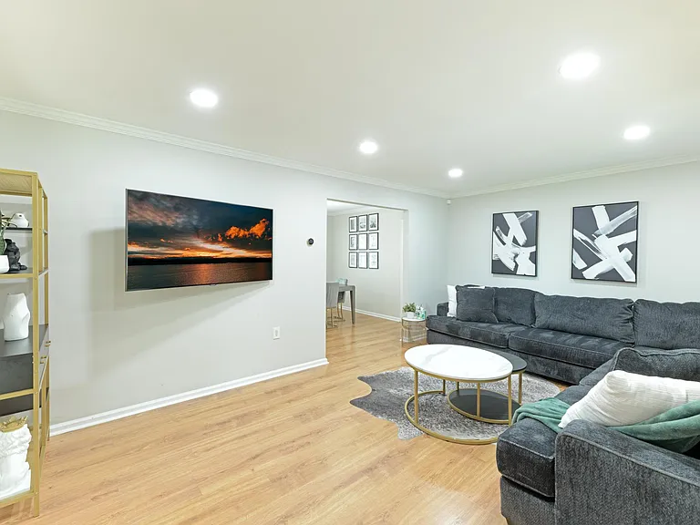 5616 Shade Tree Ln — Photo 4
