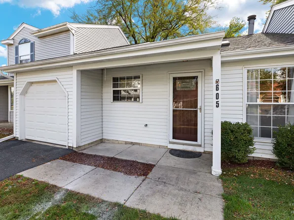 605 Yale Ln, Island Lake, IL 60042