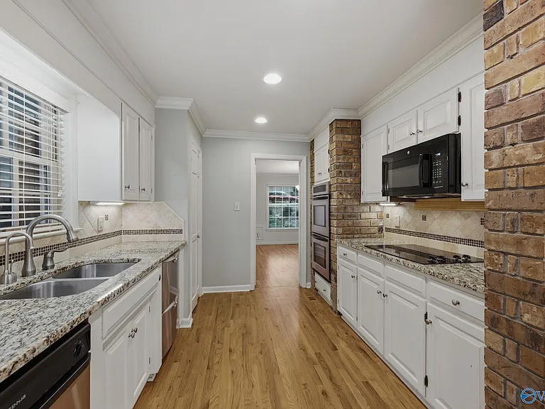 815 Baylor Dr SE — Photo 11
