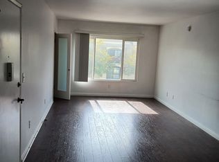 4405 Matilija Ave APT 10, Sherman Oaks, CA 91423
