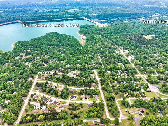3rd image of 126 Winterview Dr