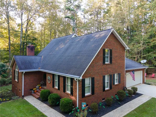 14010 Rhine Ct, Seneca, SC 29672