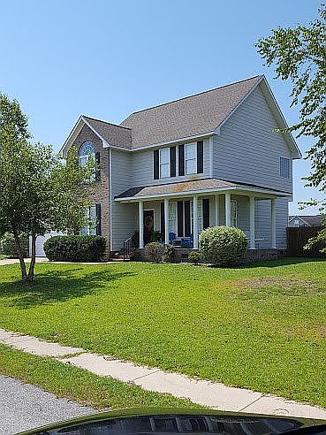 1st image of 820 Danelaw Dr