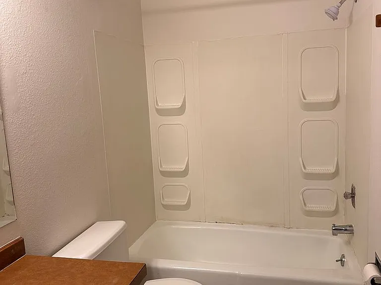 20 Hoffman Dr #1-4 — Photo 10
