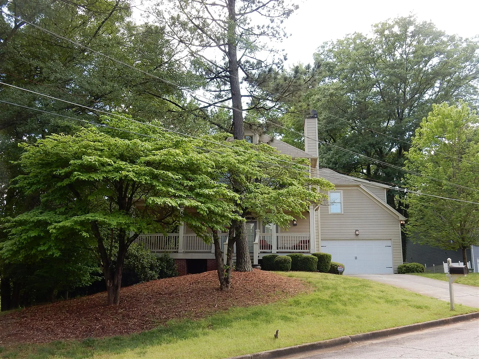 352 Pickfair Ave SW photo 1