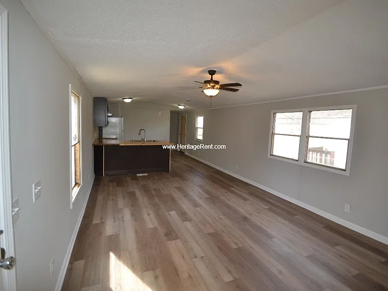 11049-11051 Stephens Rd — Photo 2