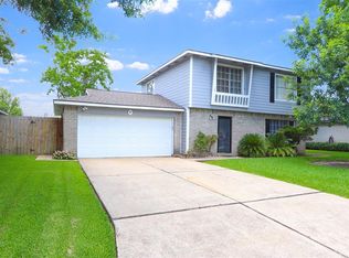 10009 Wren St, La Porte, TX 77571