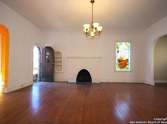 5th image of 506 Queen Anne Ct