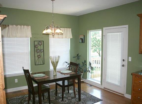 5th image of 1002 NW Scenic Dr