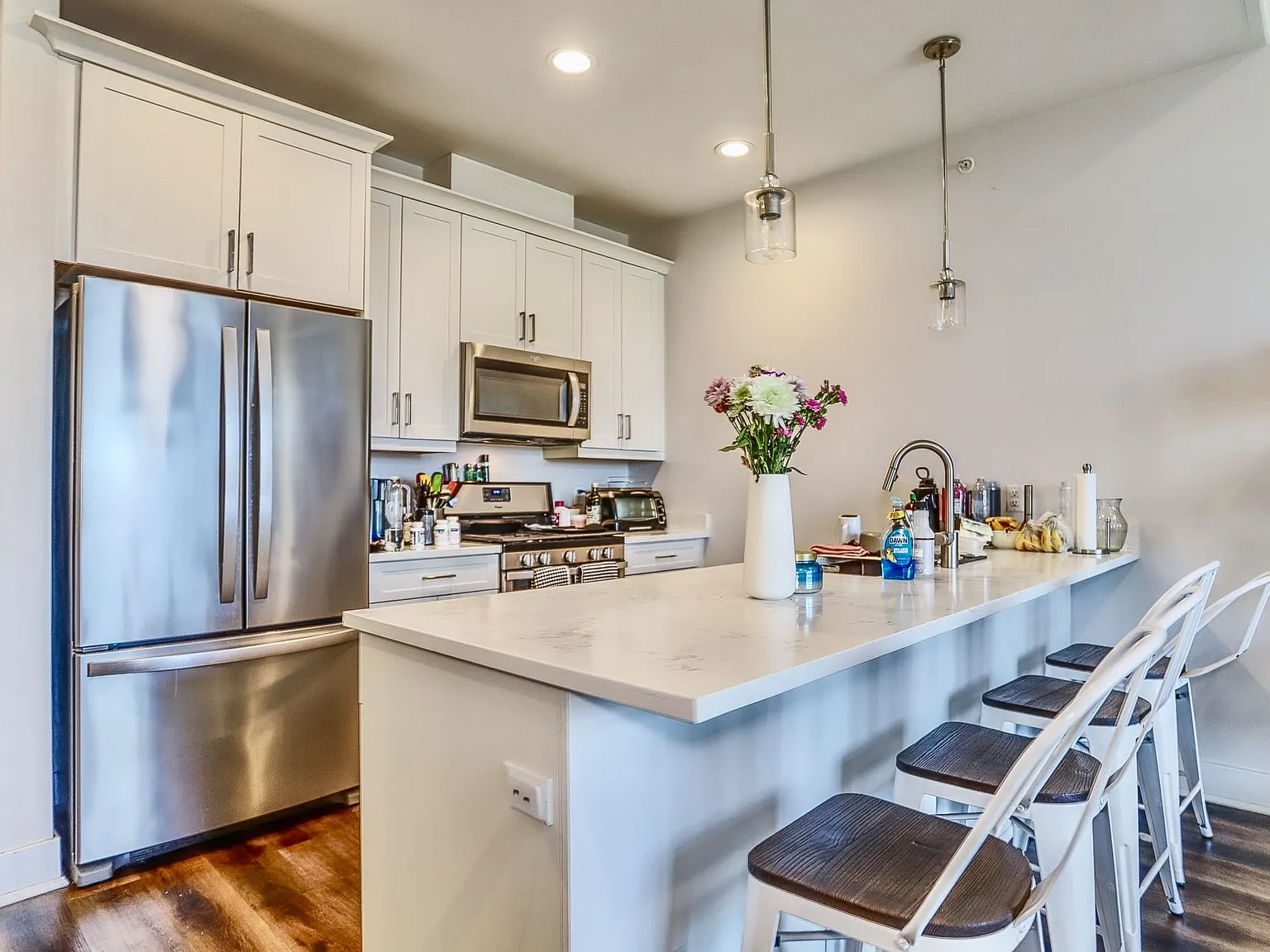 2 bed, 2.0 bath, $3,200 — Photo 3