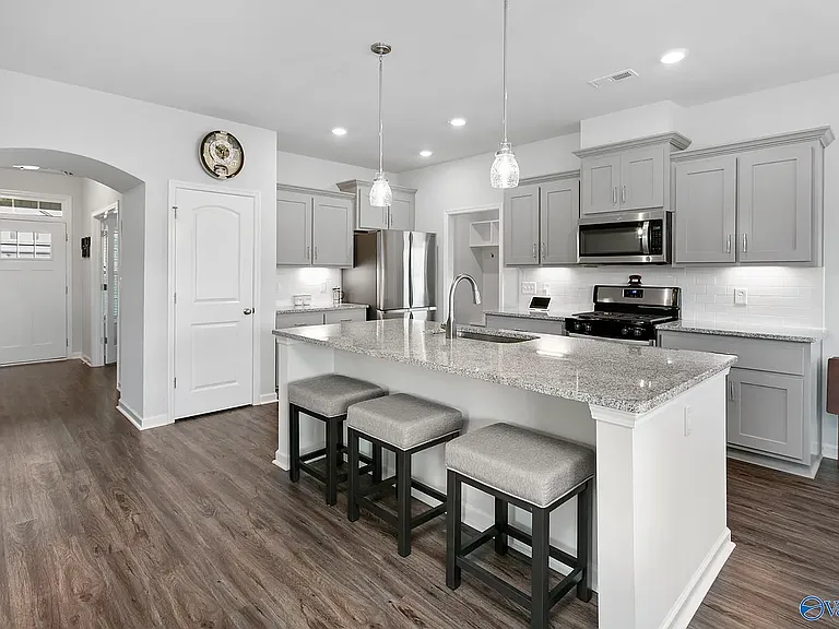 216 Portrait St — Photo 4