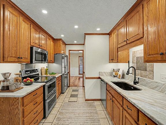 5th image of 7613 Trappers Rd