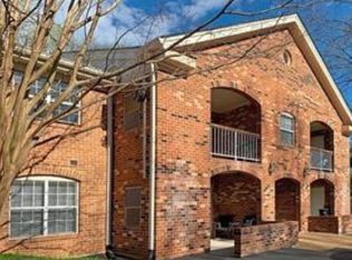 5823 Cove Landing Rd APT 201, Burke, VA 22015