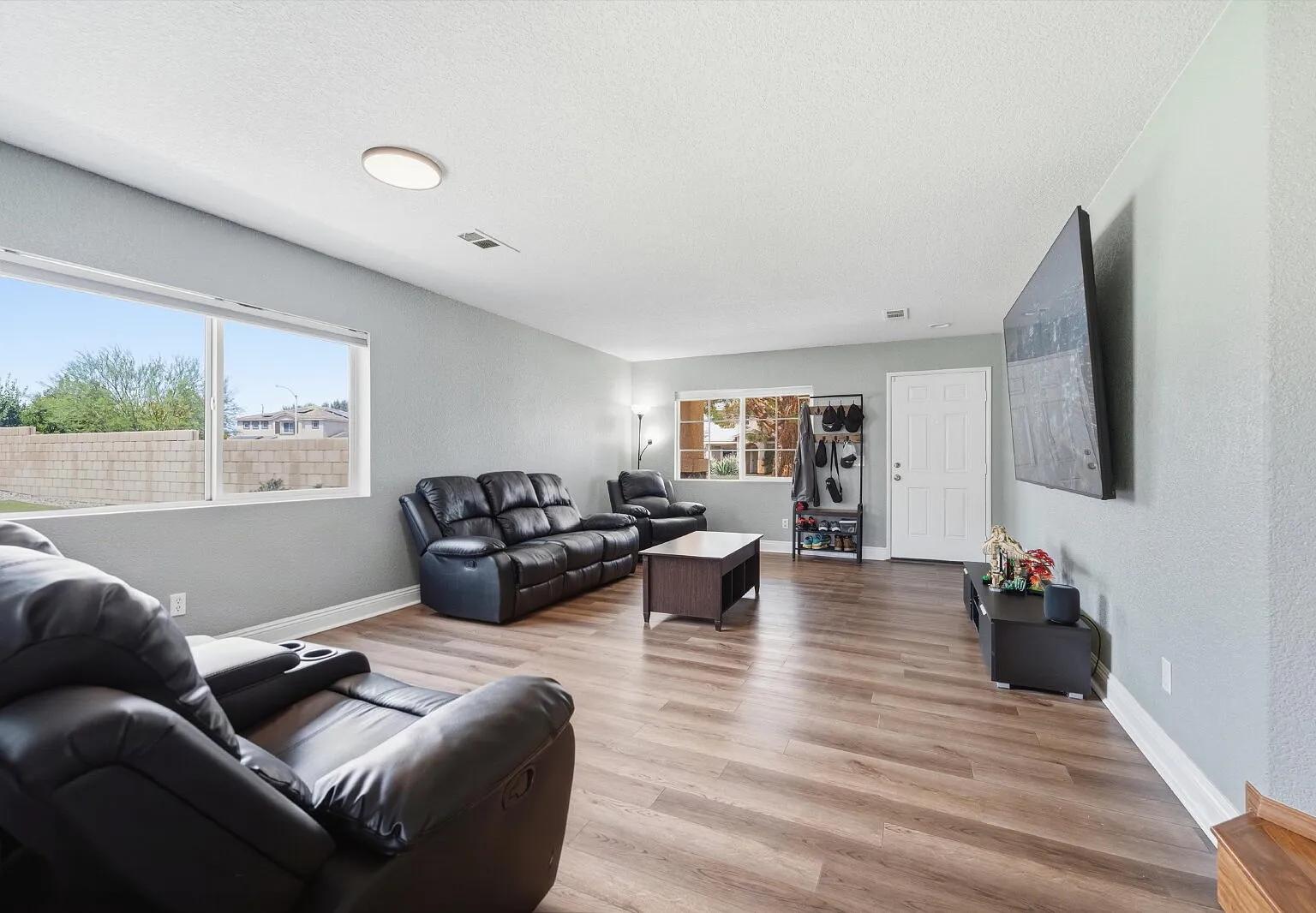 5 bed, 4.0 bath, 2872 sqft, $3,850 — Photo 4