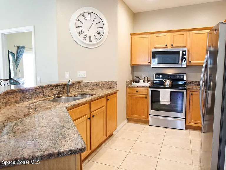 101 Majestic Bay Ave — Photo 26