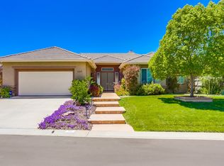 537 Inverlochy Dr, Fallbrook, CA 92028