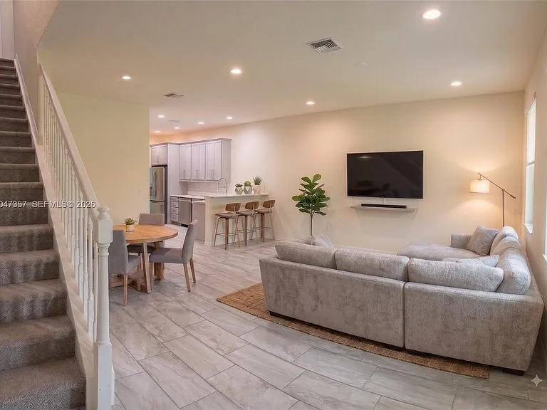 4022 Long Leaf Ln — Photo 2