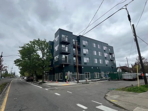 Evergreen Peak Apartments
