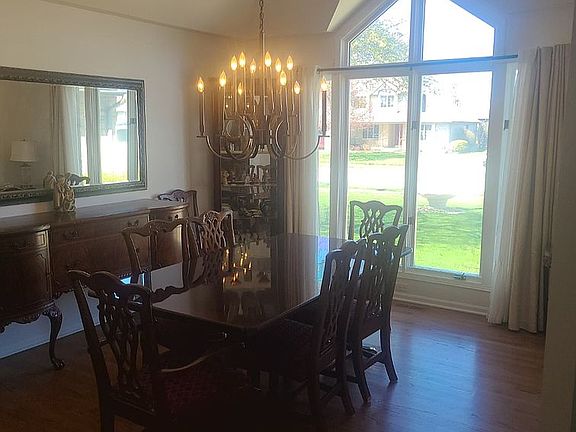 3rd image of 1020 W Longfellow Dr