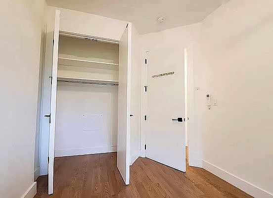 5th image of 463 Kosciuszko St APT 4