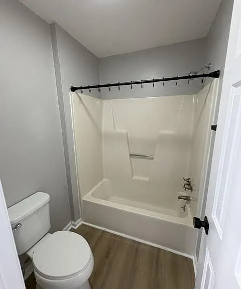 129 W Victoria Ct #E — Photo 15
