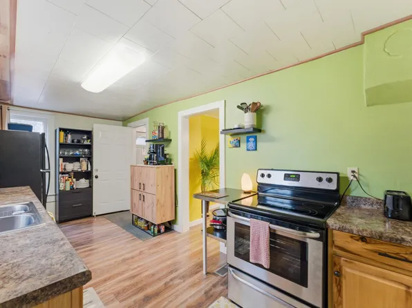 115 3rd St S, Raymond, MN 56282