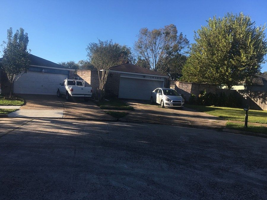 2nd image of 16102 Archway Dr