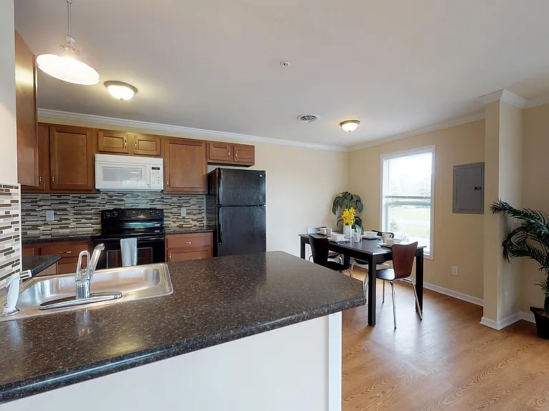240 Miller Rd #5 — Photo 3