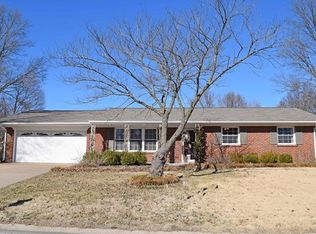 7 Roclare Dr, Swansea, IL 62226